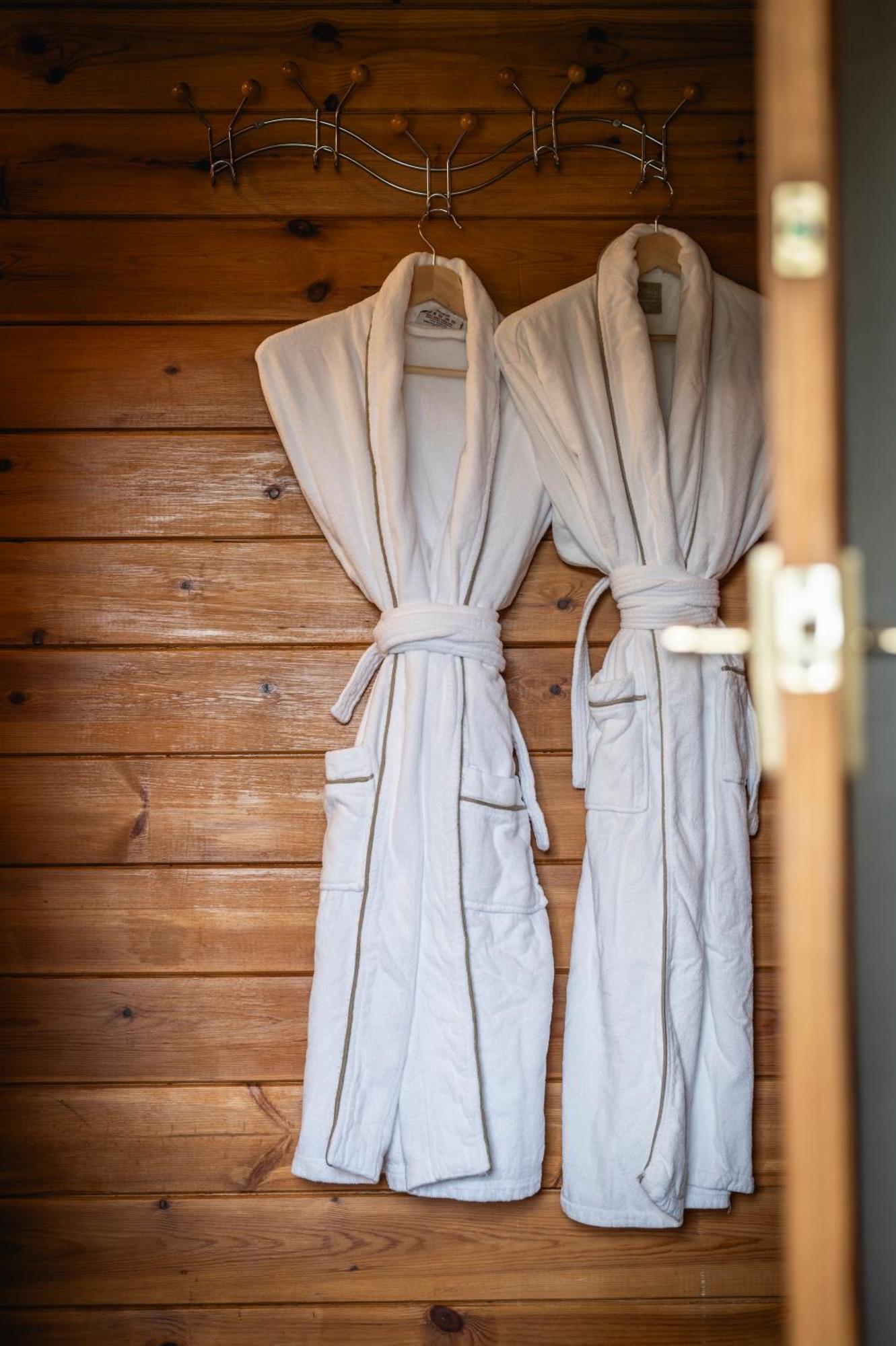 Kinnaird Woodland Lodges ピトロクリー エクステリア 写真