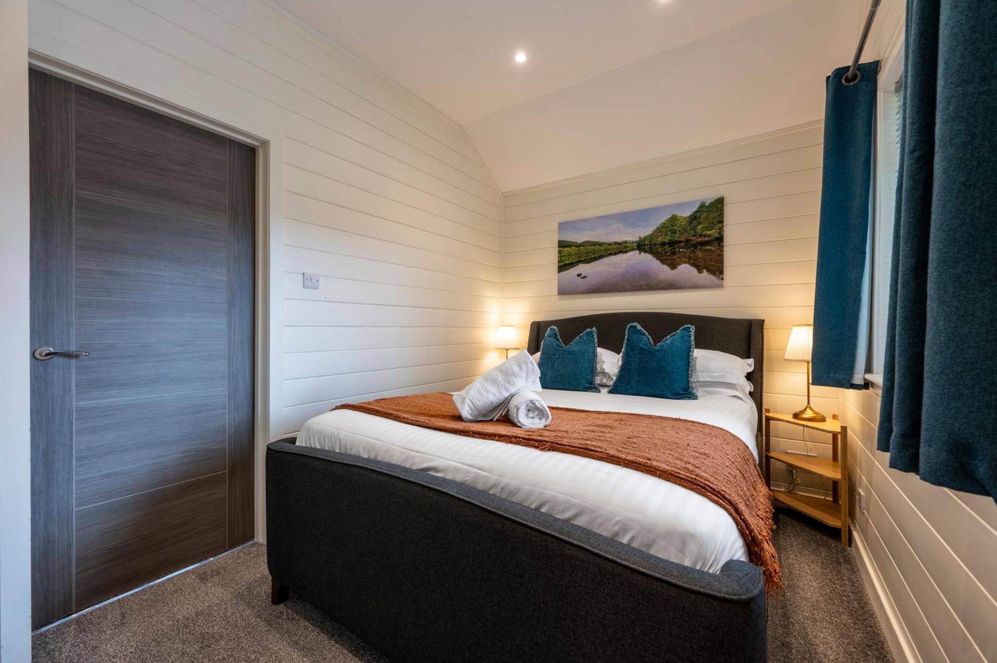 Kinnaird Woodland Lodges ピトロクリー エクステリア 写真